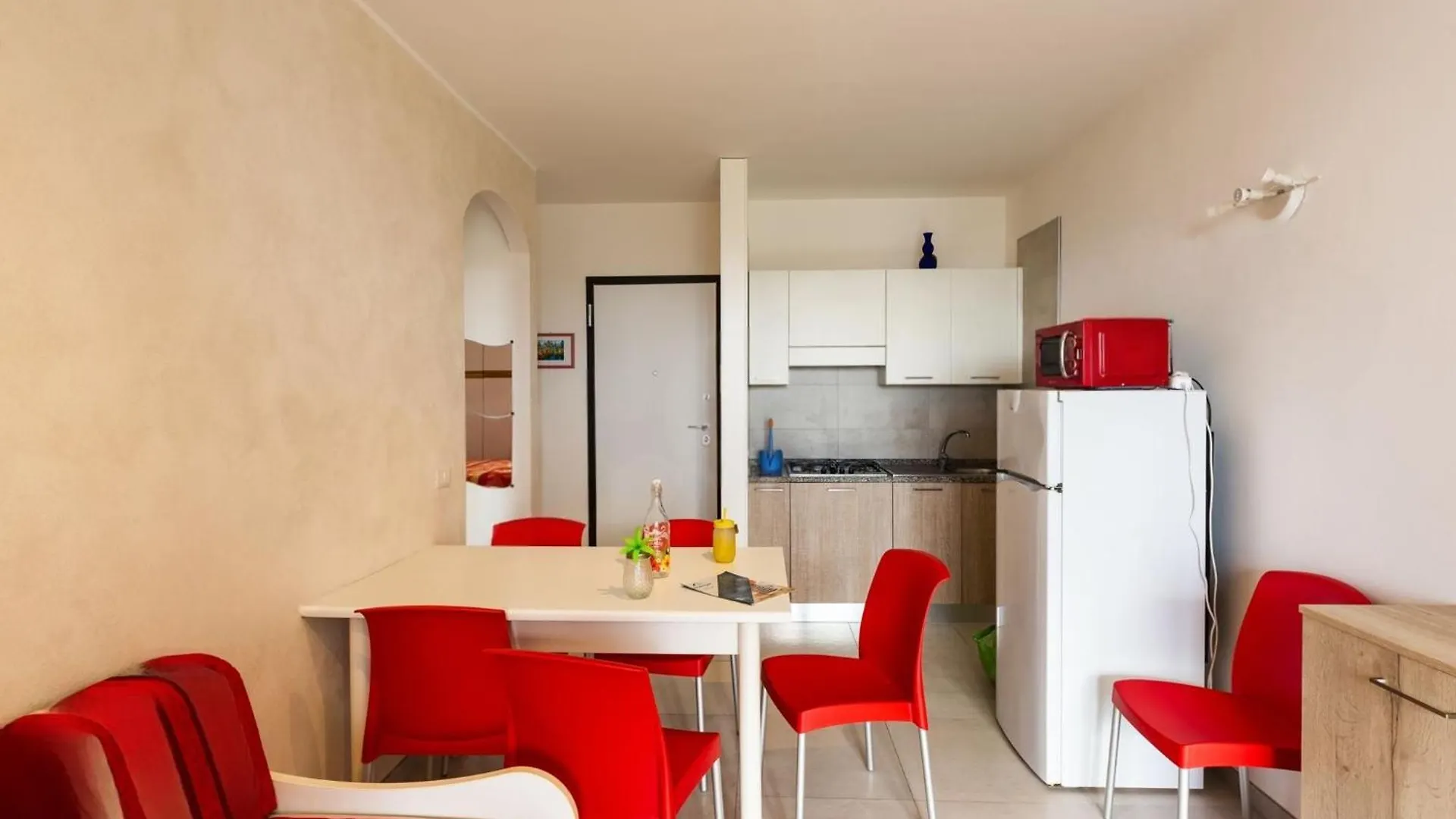Апартаменты Bright Fllat Near The Beach In Бибионе Италия